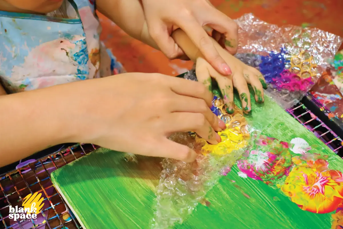 Bé vẽ tranh tại Blank Space Studio